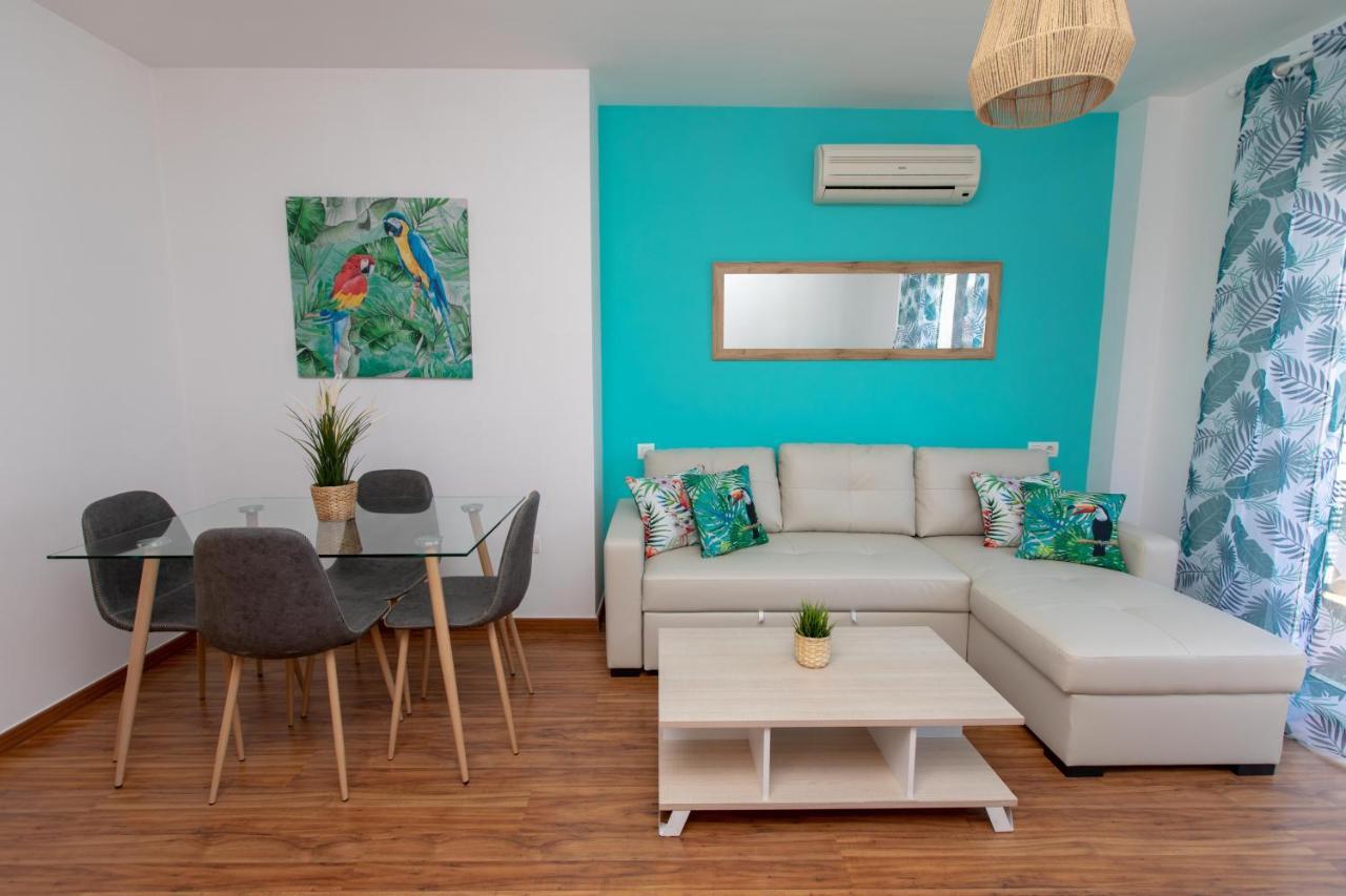 Holidays By The Sea Apartments Malaga Exterior photo