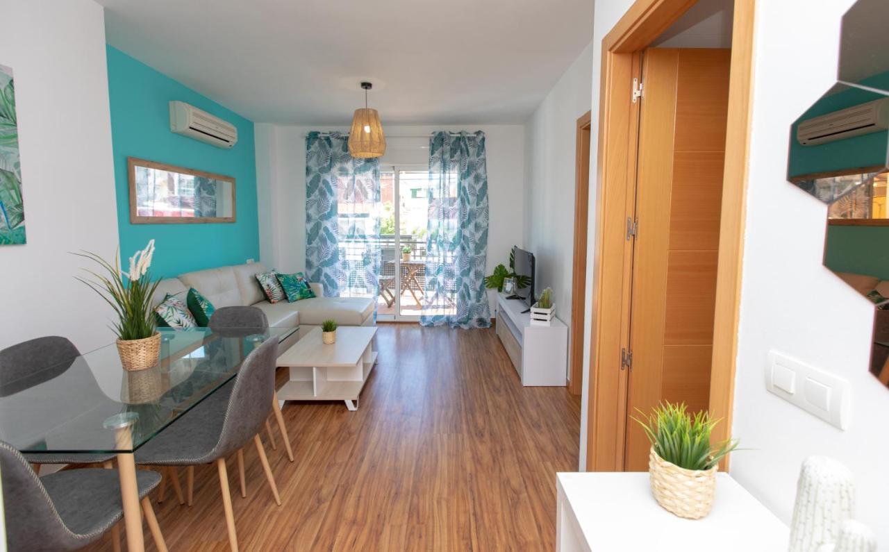 Holidays By The Sea Apartments Malaga Exterior photo