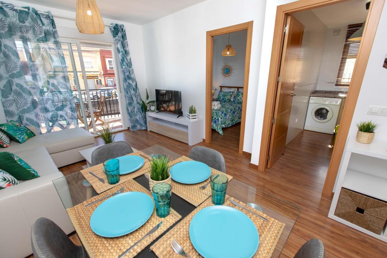 Holidays By The Sea Apartments Malaga Exterior photo